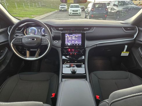 New 2026 Jeep Grand Cherokee L Laredo AWD/4WD image 15