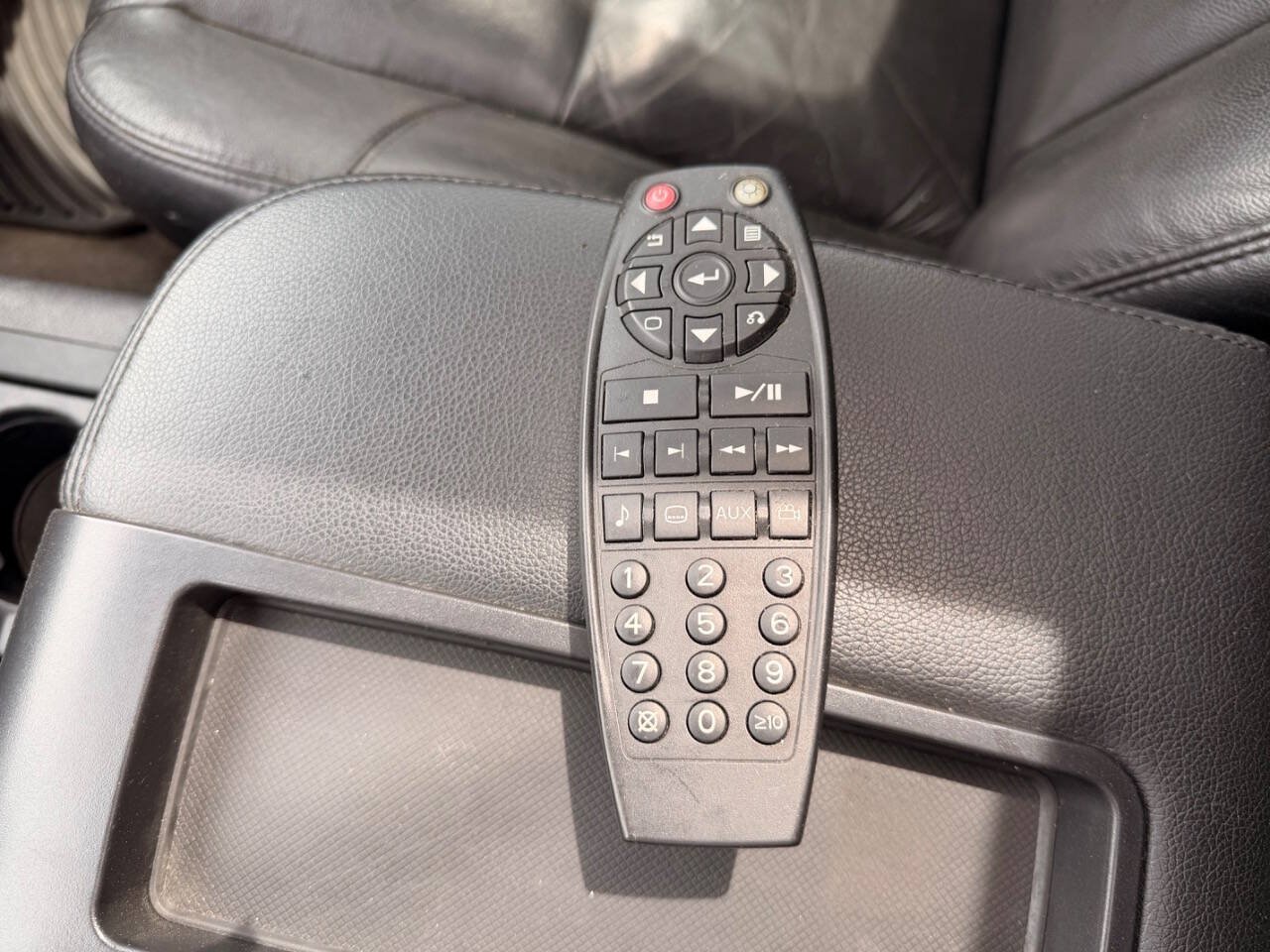 Used 2007 Chevrolet Suburban LT w/ LT Preferred Equipment Group AWD/4WD image 32
