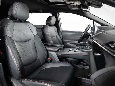 Used 2022 Toyota Sienna XSE image 30