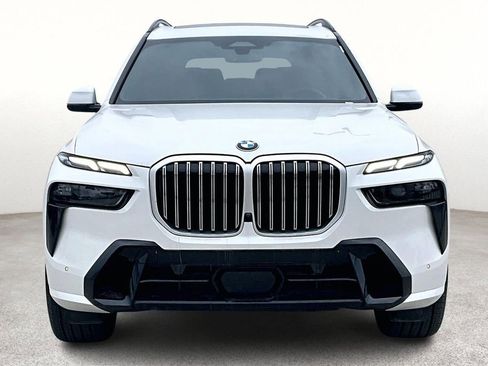 Used 2025 BMW X7 xDrive40i w/ M Sport Package image 5
