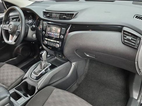Used 2020 Nissan Rogue Sport SV FWD image 21