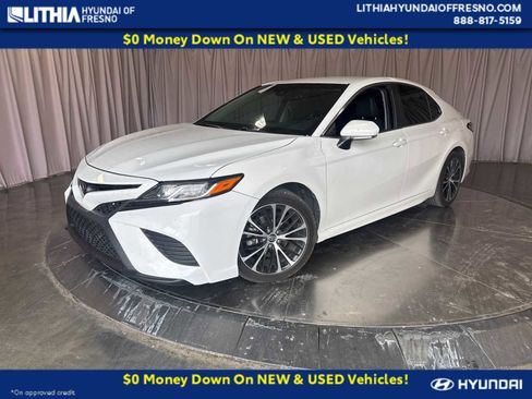 Used 2018 Toyota Camry SE w/ Convenience Package image 1