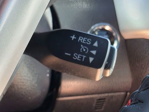 Used 2016 Toyota Highlander Limited image 46