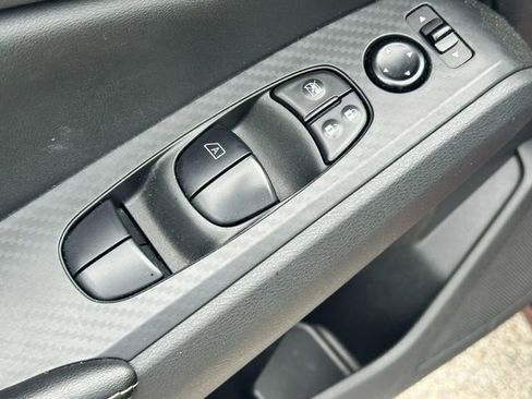 Used 2024 Nissan Altima 2.5 SV FWD image 18