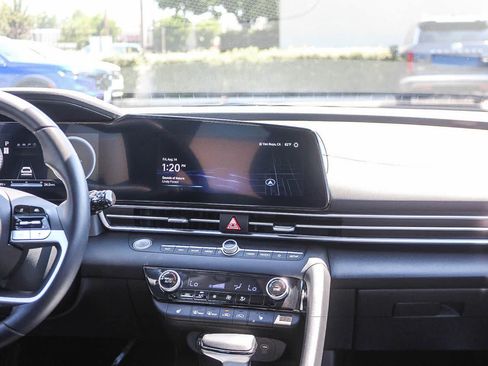 Used 2024 Hyundai Elantra SEL w/ Convenience Package FWD image 14