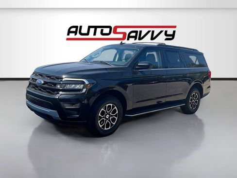 Used 2023 Ford Expedition Max XLT image 3