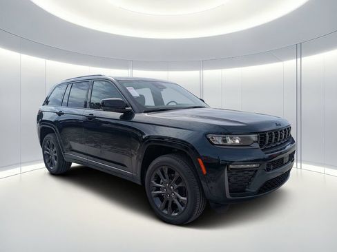 New 2026 Jeep Grand Cherokee Limited AWD/4WD image 1
