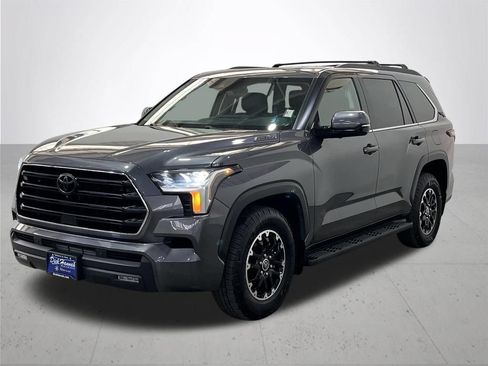 Used 2024 Toyota Sequoia SR5 w/ SR5 Premium Package AWD/4WD image 2
