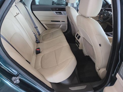 Used 2016 Jaguar XF Prestige image 20