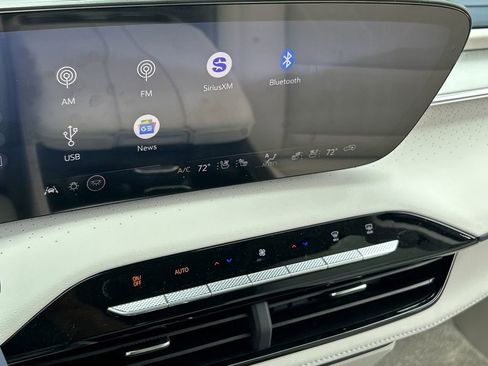 New 2026 Buick Enclave Avenir w/ Super Cruise Package FWD image 13