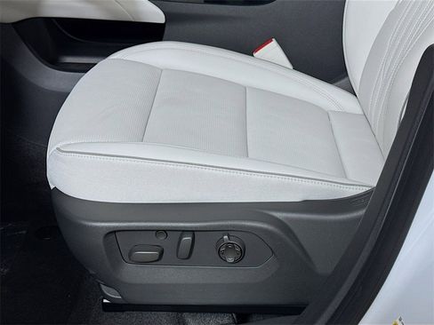 New 2026 Buick Envision Avenir image 17