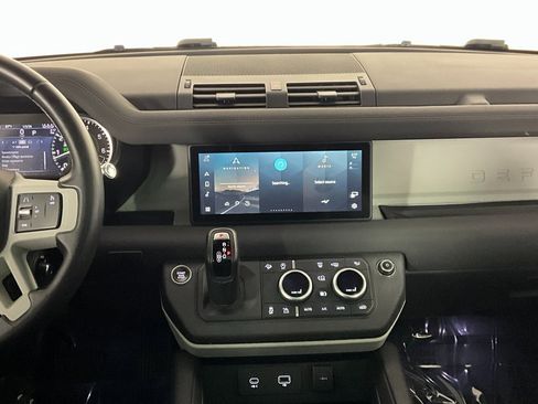 Certified 2022 Land Rover Defender 110 X-Dynamic SE image 12