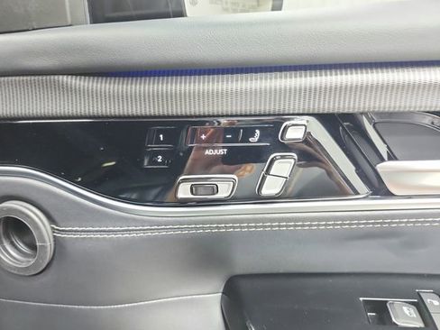 Used 2022 Jeep Grand Wagoneer Series II AWD/4WD image 41