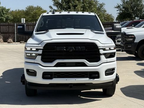 Used 2025 RAM 3500 Laramie AWD/4WD image 7