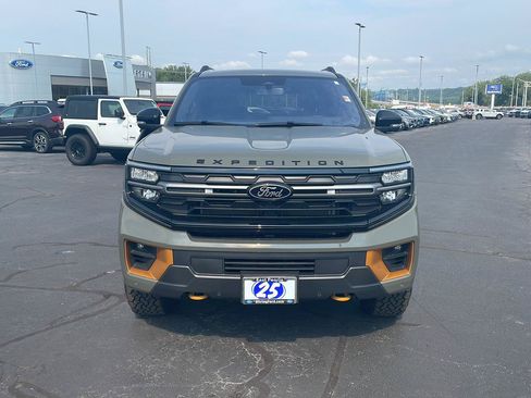 Used 2025 Ford Expedition Tremor AWD/4WD image 8