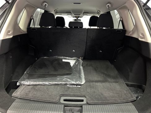 Used 2022 Nissan Rogue S image 22