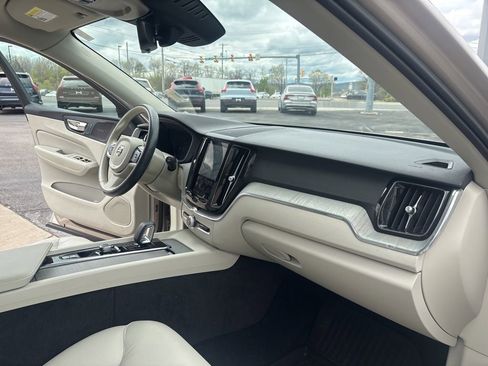 Used 2023 Volvo XC60 B5 Plus w/ Climate Package AWD/4WD image 36