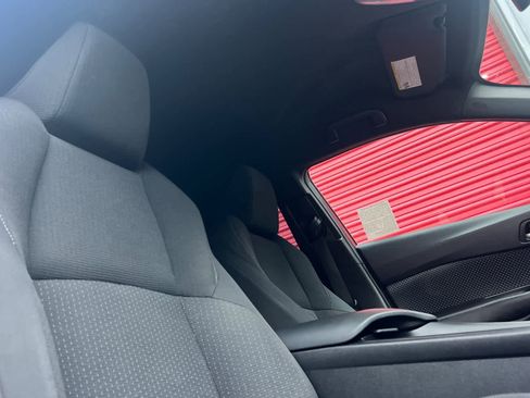 Used 2018 Toyota C-HR XLE image 19