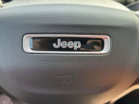 Used 2023 Jeep Grand Cherokee L Laredo AWD/4WD image 22