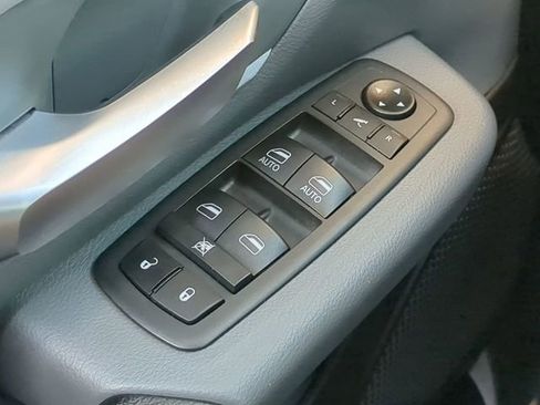 Used 2021 RAM 1500 Big Horn image 27