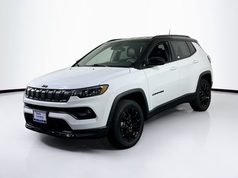 Used 2022 Jeep Compass Latitude AWD/4WD image 1