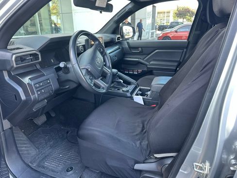 Used 2025 Toyota 4Runner SR5 RWD image 5