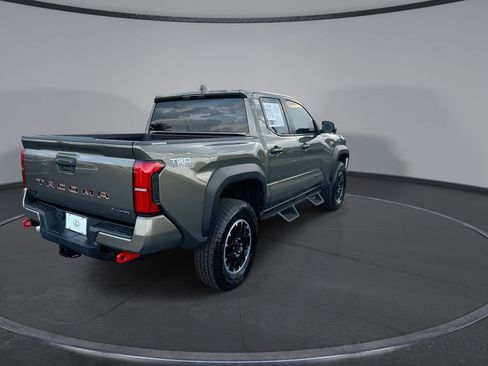 Used 2025 Toyota Tacoma TRD Off-Road AWD/4WD image 11