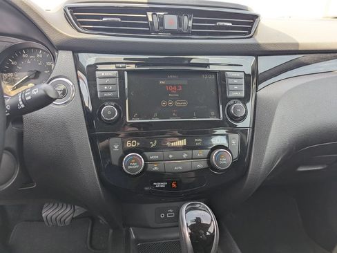 Used 2021 Nissan Rogue Sport SV AWD/4WD image 18