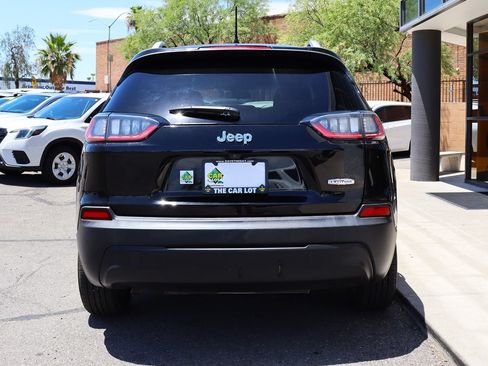 Used 2019 Jeep Cherokee Latitude w/ Popular Appearance Group FWD image 20