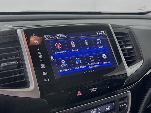 Certified 2018 Honda Pilot Touring image 13