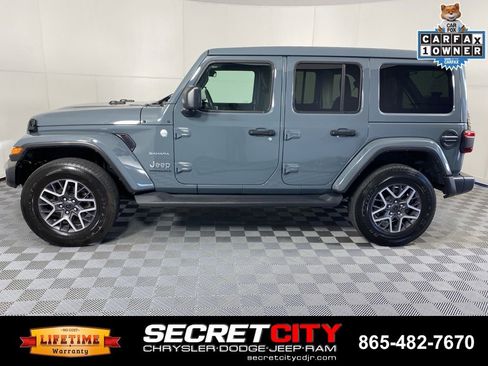 Used 2024 Jeep Wrangler Unlimited Sahara w/ Safety Group AWD/4WD image 4