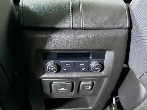 Used 2022 Chevrolet Traverse High Country AWD/4WD image 30