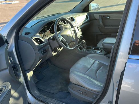 Used 2015 Chevrolet Traverse LT image 8