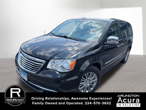 Used 2015 Chrysler Town & Country Touring-L w/ Driver Convenience Group FWD image 1