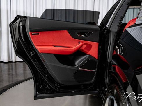 Used 2025 Audi RS Q8 performance image 52