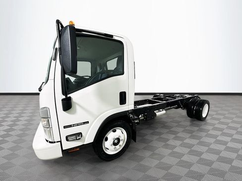 New 2026 Isuzu NPR RWD image 19