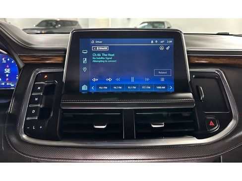 Used 2023 Chevrolet Suburban Premier image 30