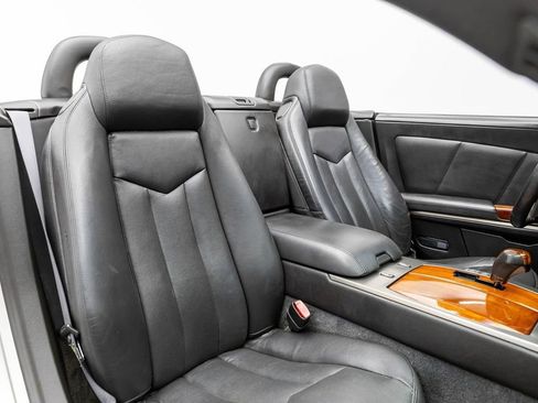 Used 2007 Cadillac XLR RWD image 19