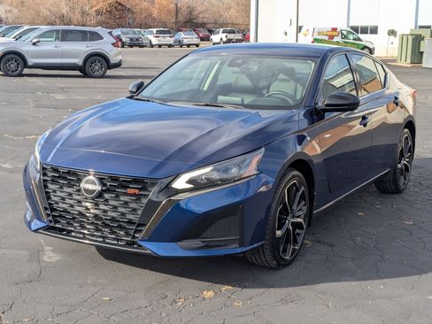 Used 2023 Nissan Altima 2.5 SR image 10