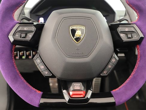 Used 2024 Lamborghini Huracan EVO image 21