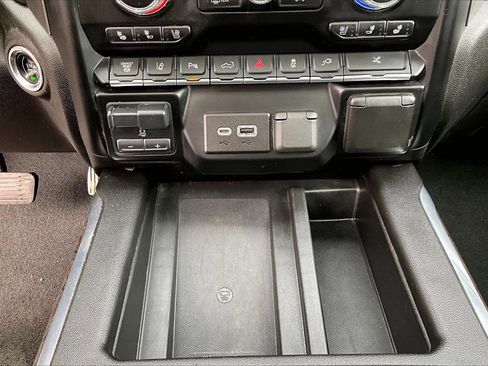 Used 2023 GMC Sierra 3500 Denali w/ Denali Ultimate Package image 17