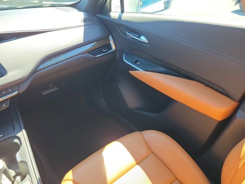 Used 2019 Cadillac XT4 Premium Luxury AWD/4WD image 19