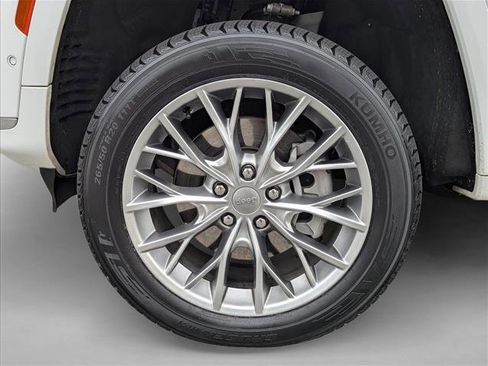 Used 2023 Jeep Grand Cherokee L Summit w/ Advanced Protech Group IV AWD/4WD image 9