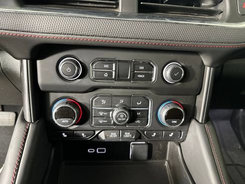 Used 2024 Chevrolet Suburban RST w/ Luxury Package AWD/4WD image 18