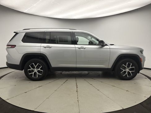 Used 2023 Jeep Grand Cherokee L Limited AWD/4WD image 6