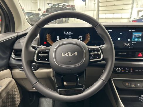 New 2026 Kia Carnival image 14