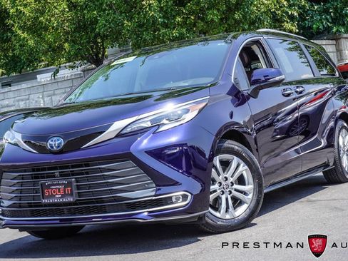 Used 2023 Toyota Sienna Platinum AWD/4WD image 9