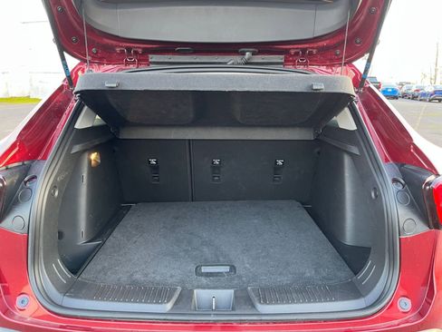 Used 2025 Chevrolet Trax LT image 29