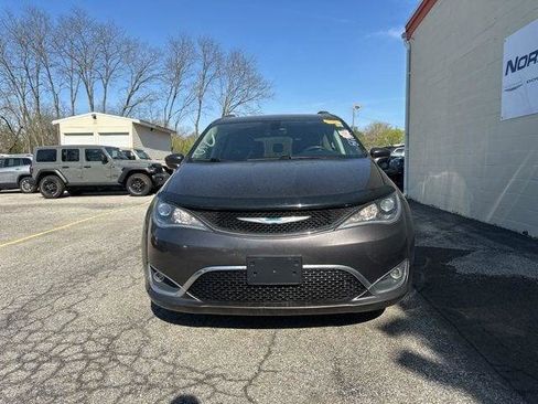 Certified 2018 Chrysler Pacifica Touring-L Plus FWD image 8