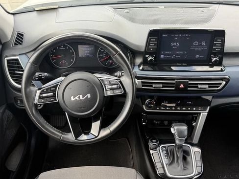 Used 2023 Kia Seltos S FWD image 10